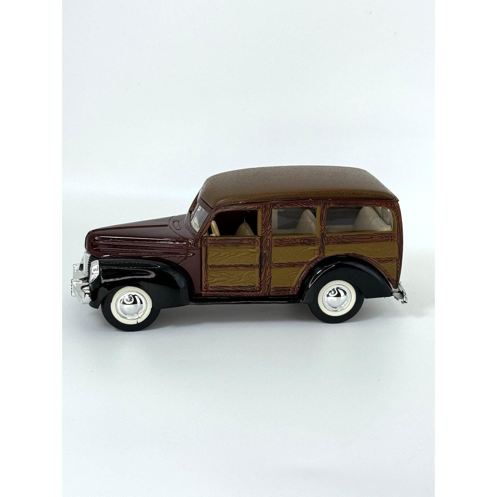 1940 Ford Woody Wagon Diecast‎ Car Brown Maroon Wood Panel Deluxe Vintage Model